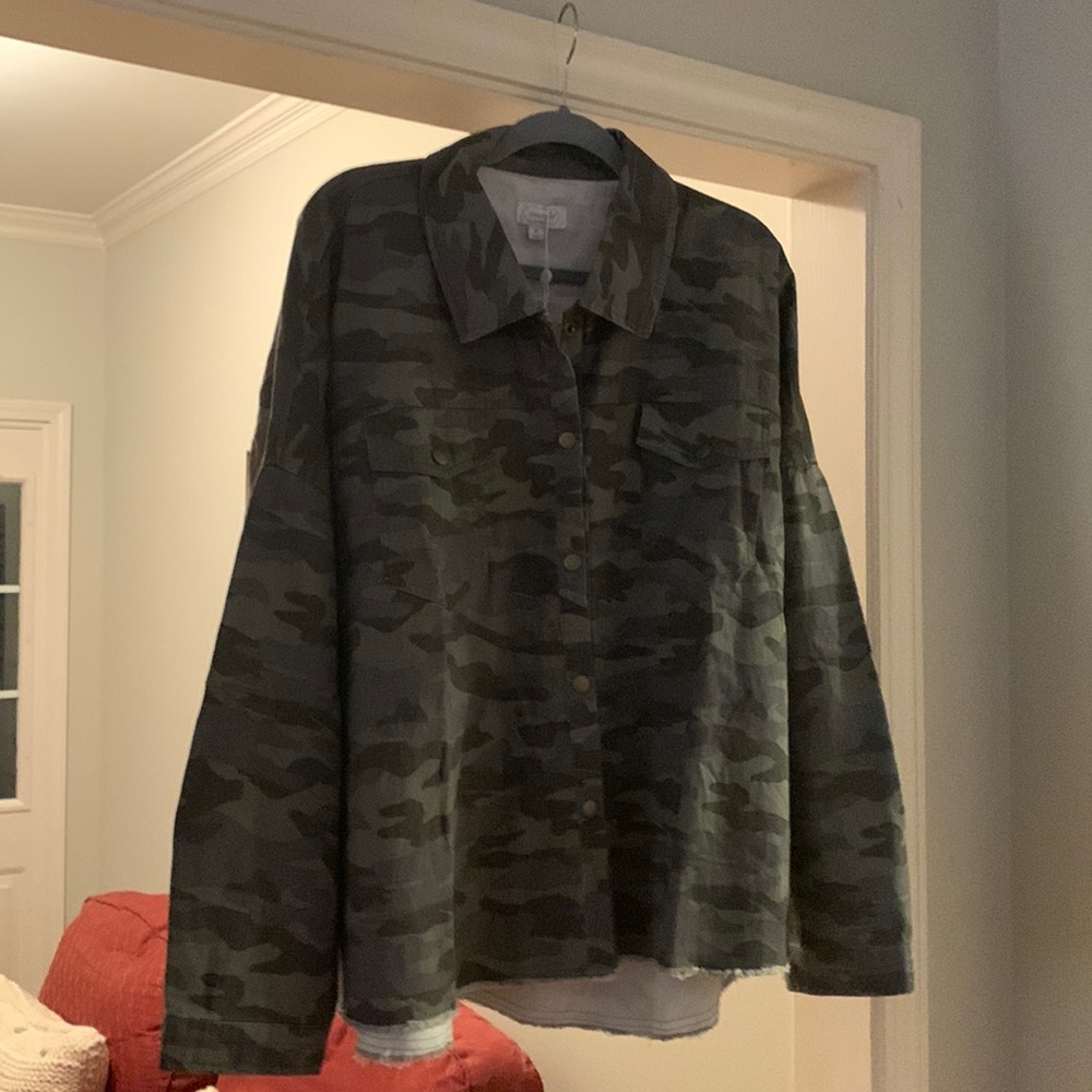 Camo shacket from mud pie XL